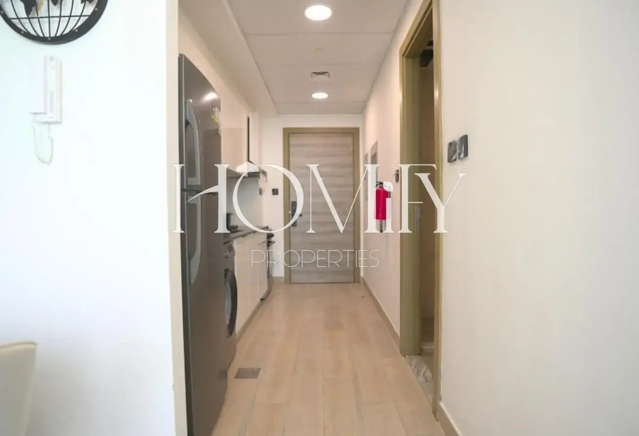 FURNISHED | TOP FLOOR | READY TO MOVE IN