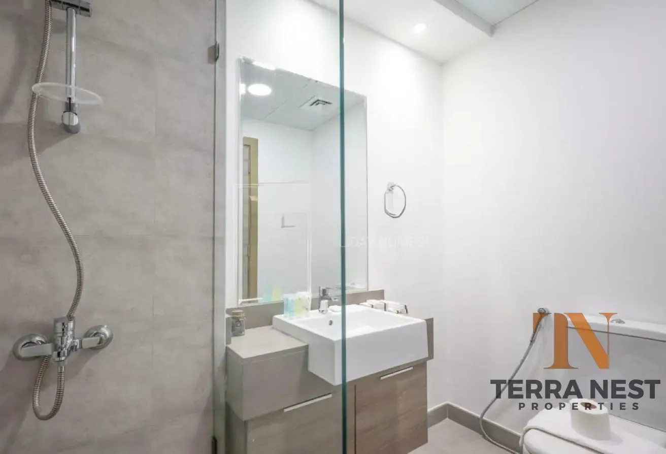 LUXURIOUSLY FURNISHED | HIGH FLOOR | MARINA VIEW
