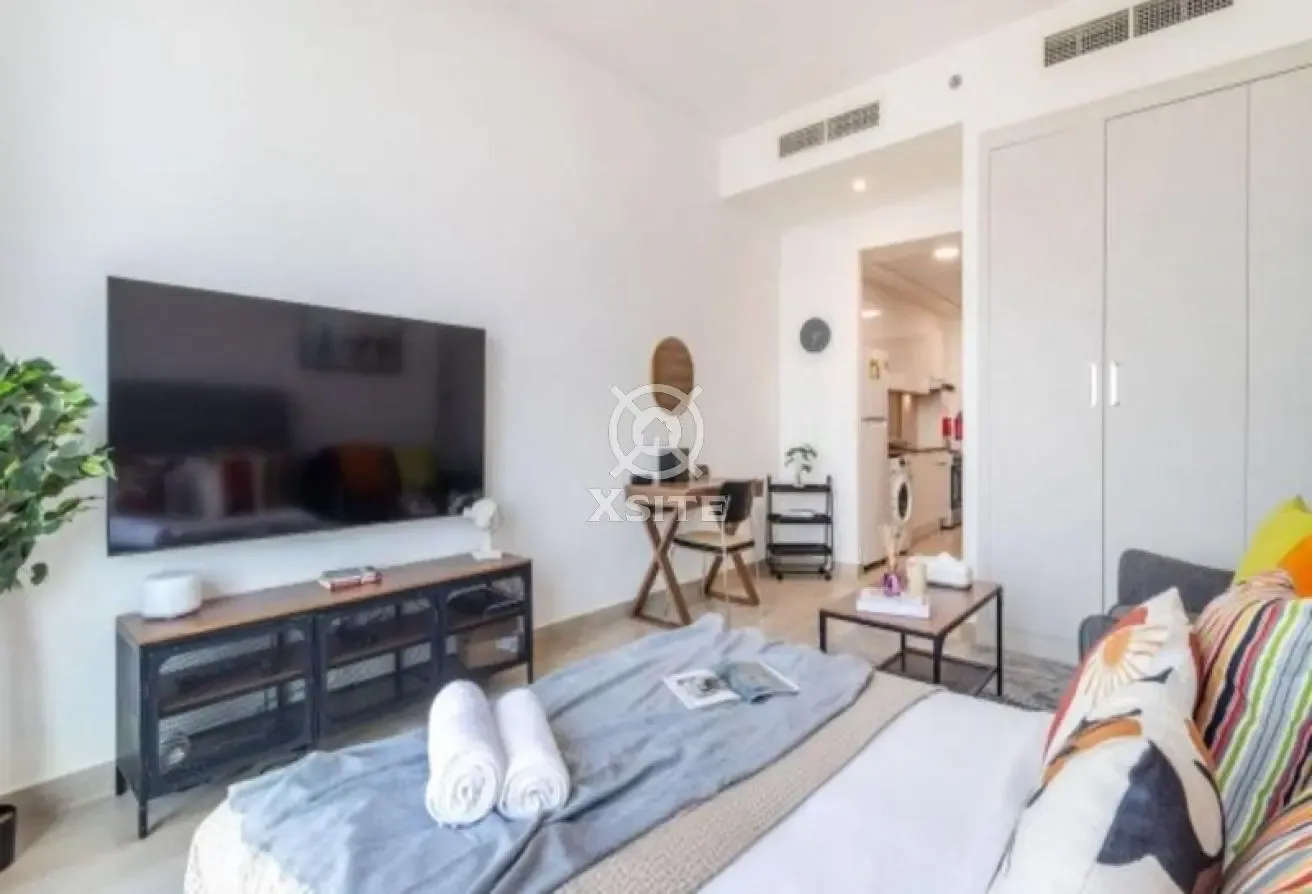 Modernly Furnished | Bright Unit | Ready to Move