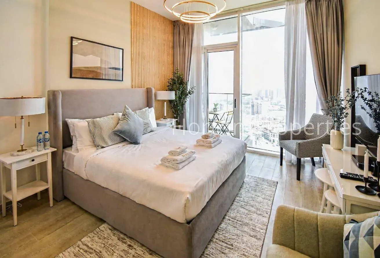 FURNISHED I MODERN I AVAILABLE FROM MAY 26