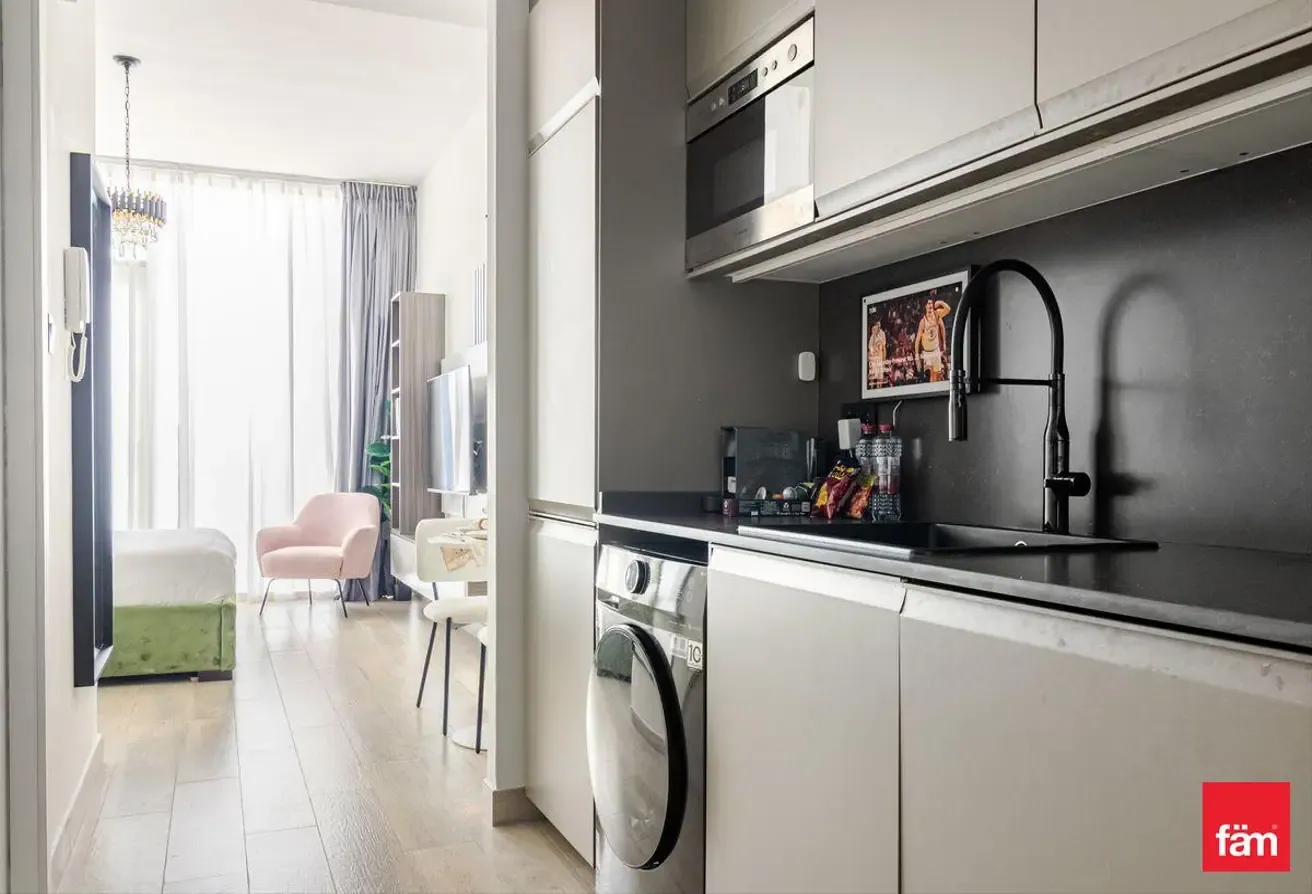 Prime Location / High Floor / Well Maintained