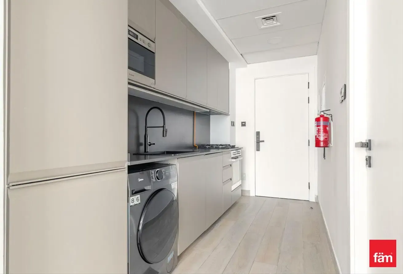 Prime Location / High Floor / Well Maintained