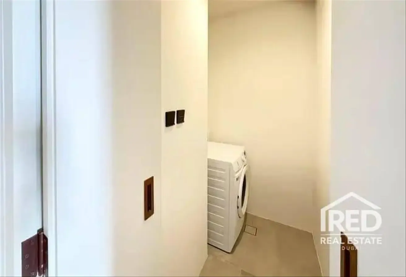 Modern | Fully Furnished | 12 Payments | Vacant
