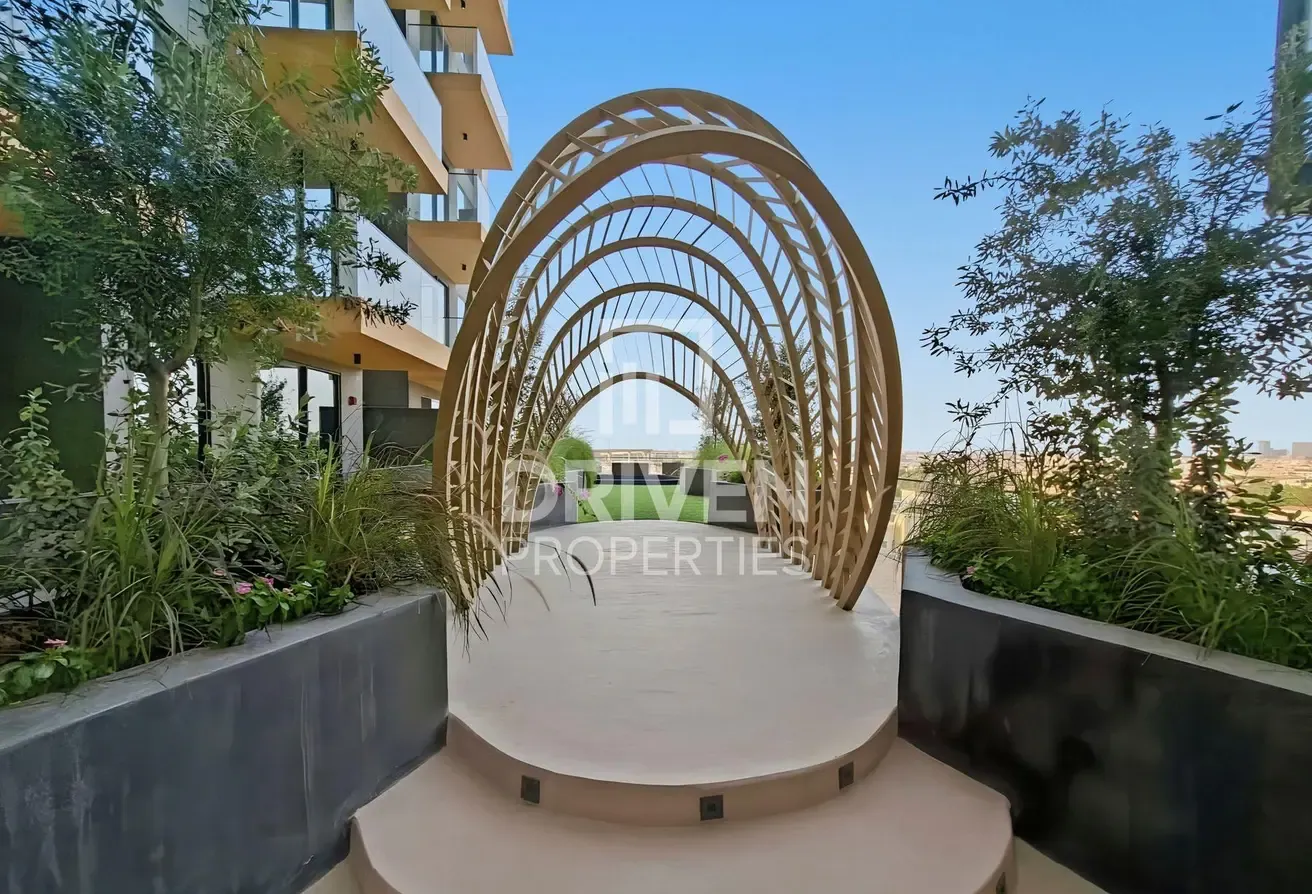 Vastu with Study Room | High Floor | Skyline View