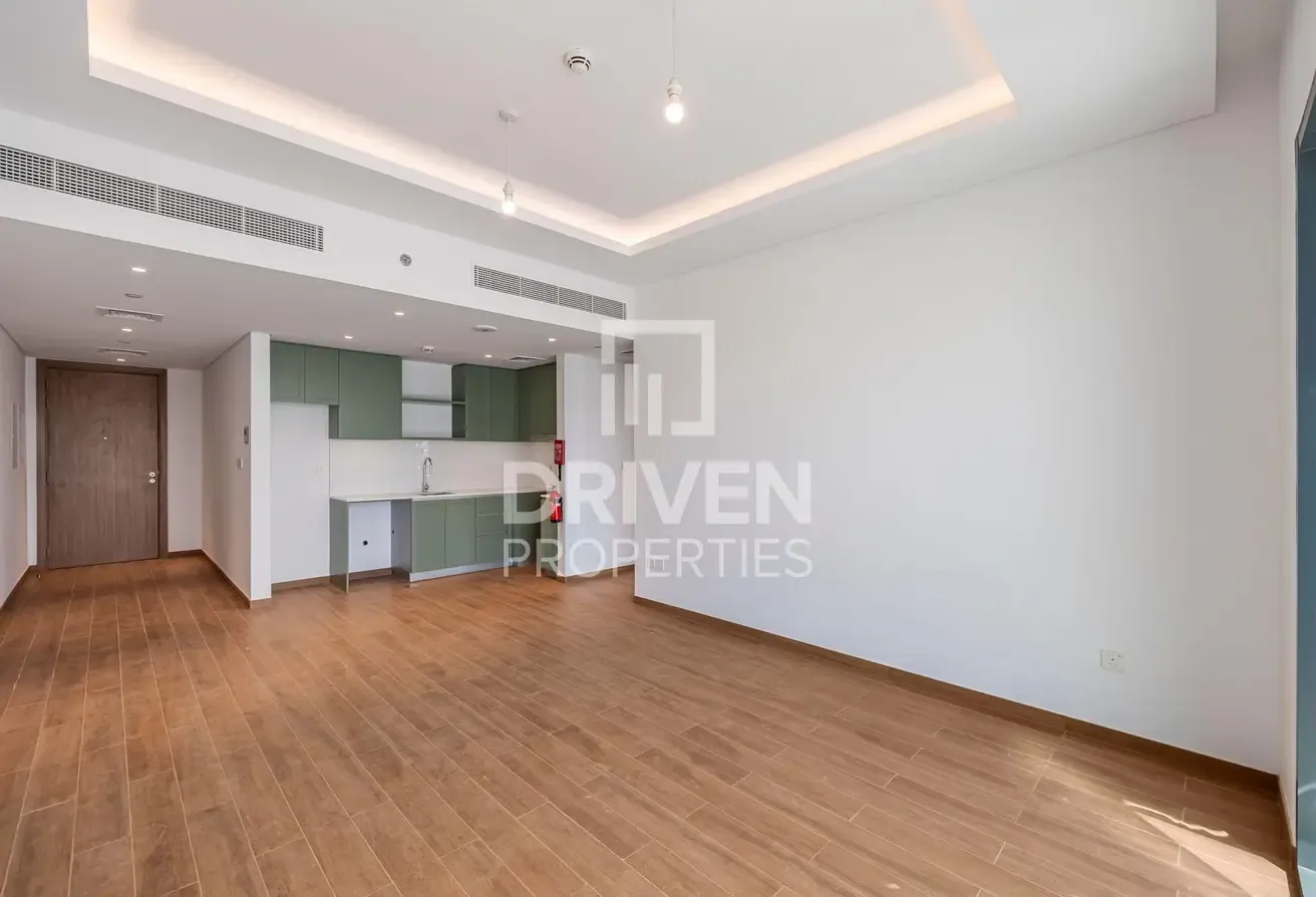 Vacant | Brand New | Large Layout | Modern