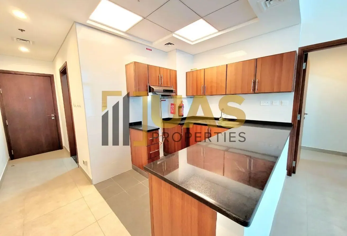Lavish Bed+30 days free+bachelor allow+parking fre