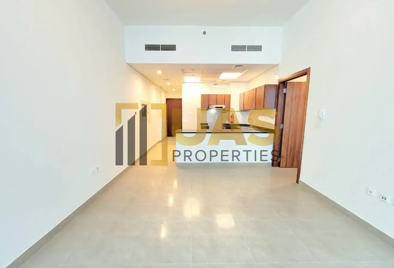 Lavish Bed+30 days free+bachelor allow+parking fre