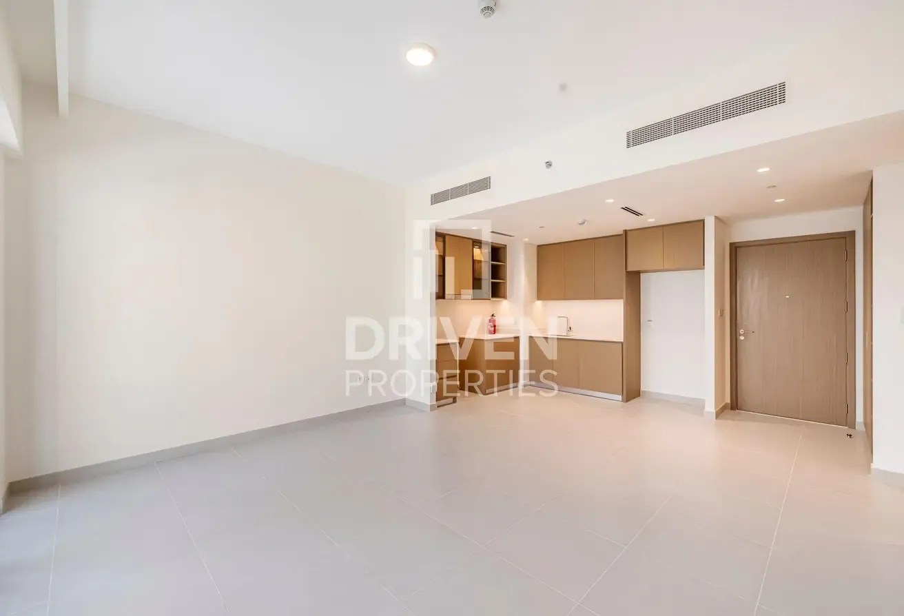 Spacious Layout | Bright | Ready to Move In