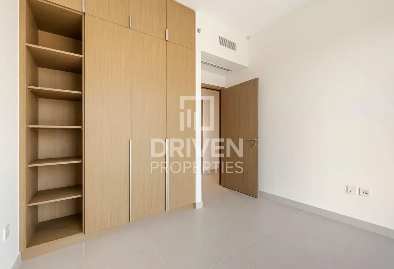 Spacious Layout | Bright | Ready to Move In