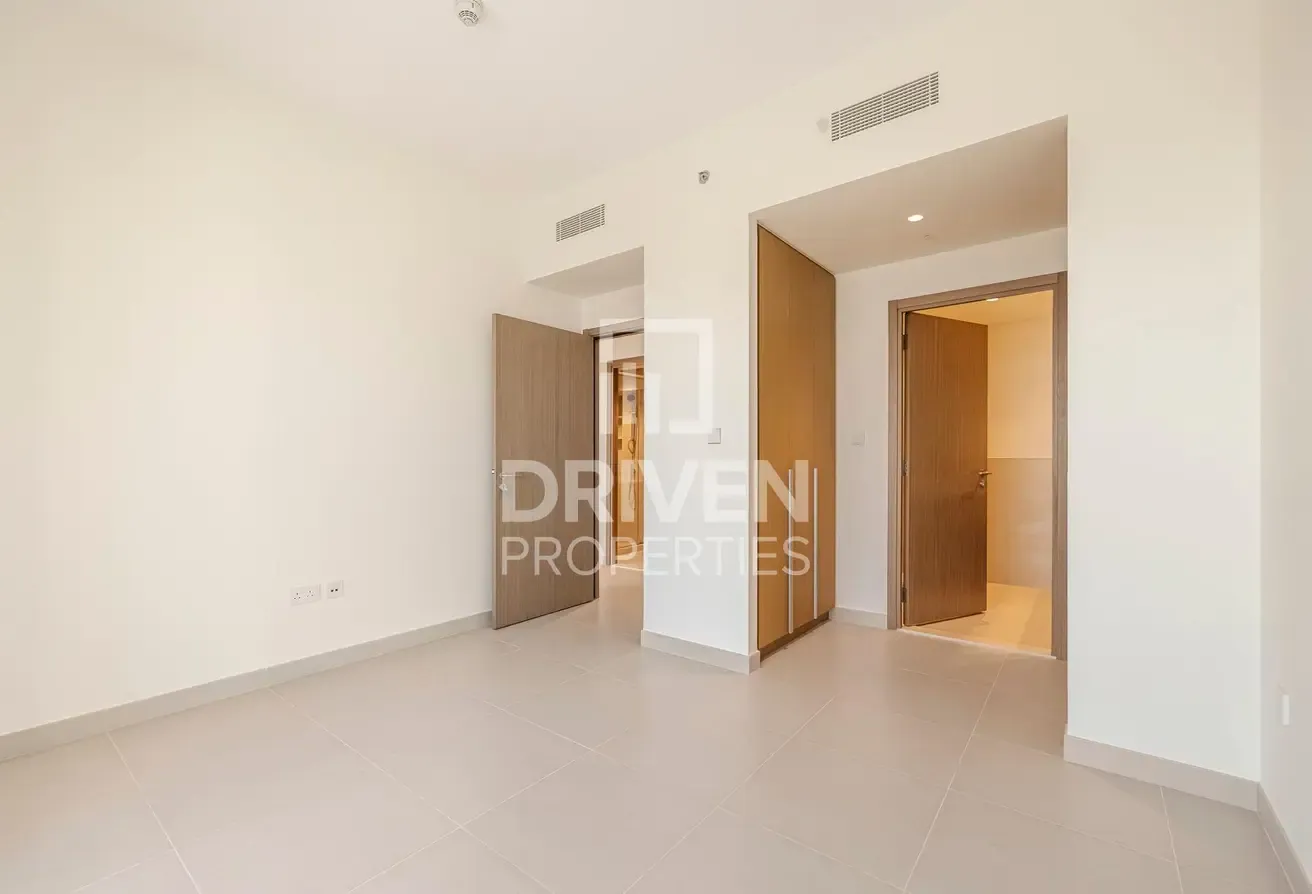 Spacious Layout | Bright | Ready to Move In