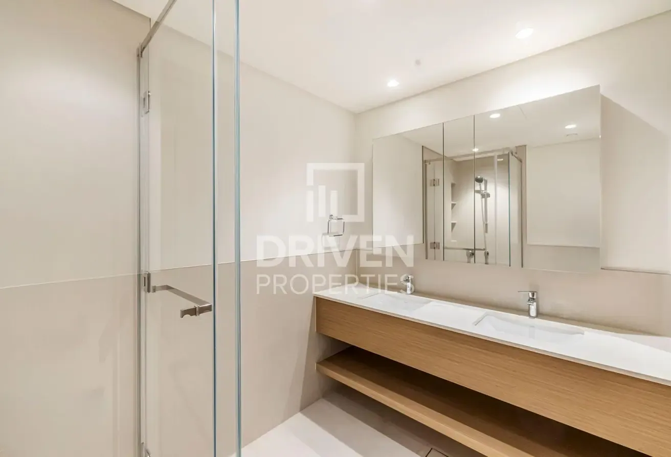 Spacious Layout | Bright | Ready to Move In