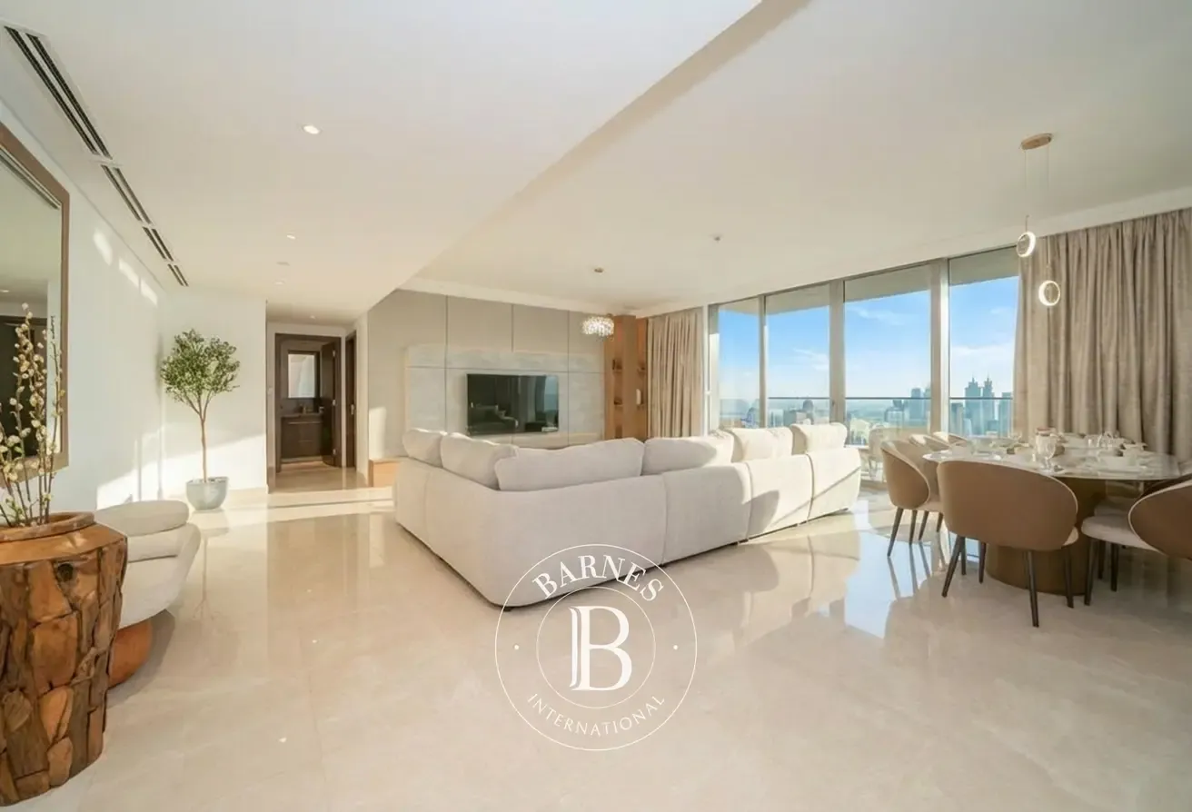 Marvelous Penthouse with Panoramic Burj Khalifa