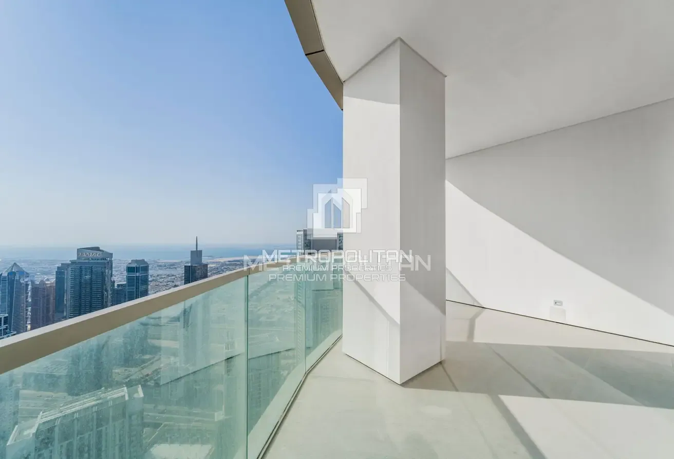 Top Floor | Prime Location | Ready to Move
