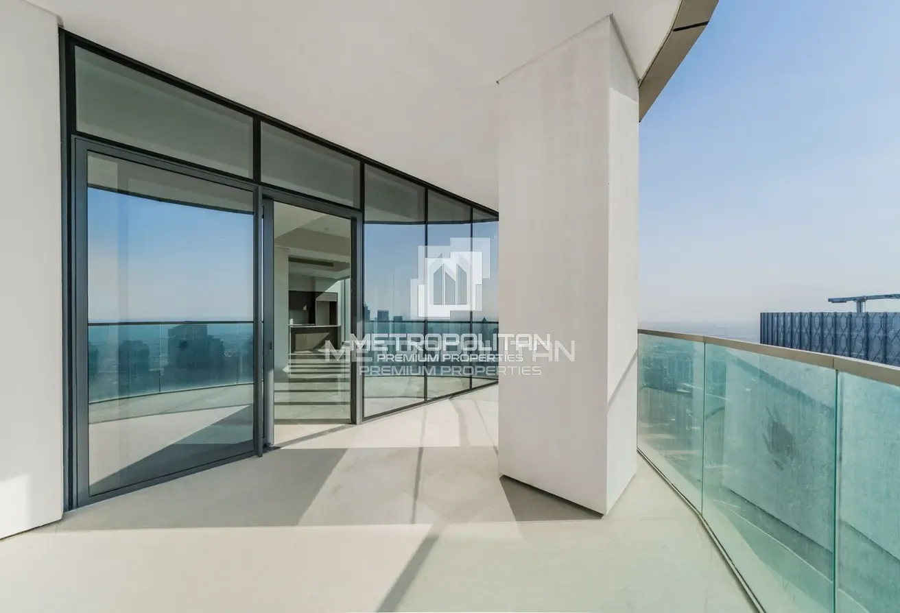 Top Floor | Prime Location | Ready to Move