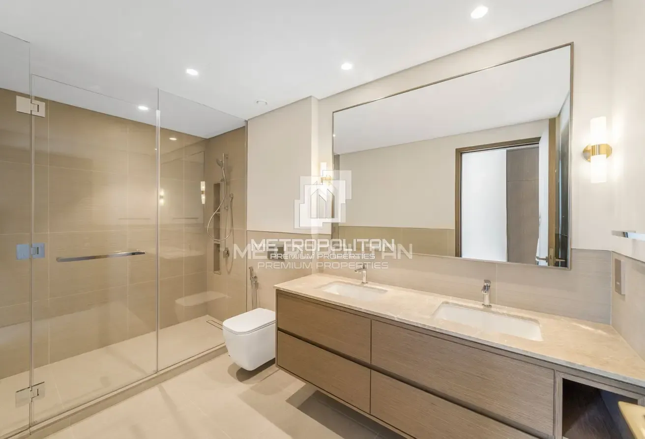 Top Floor | Prime Location | Ready to Move