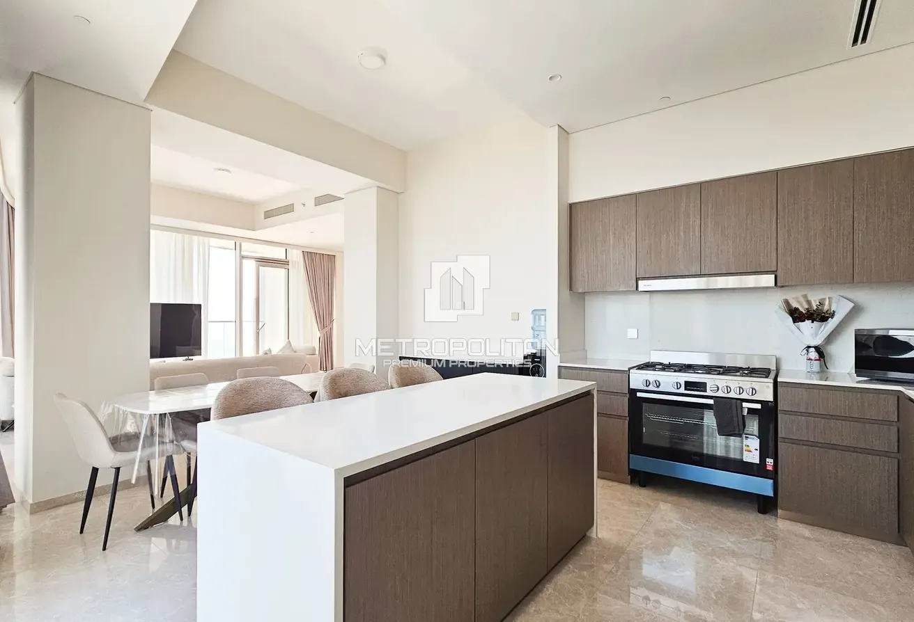 Top Floor | Prime Location | Ready to Move