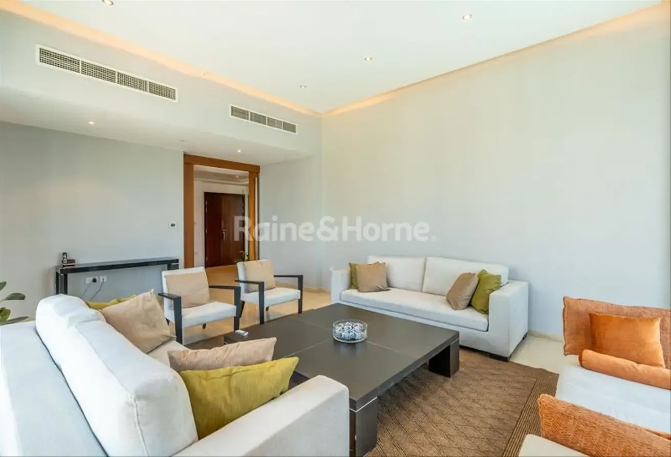 Penthouse | 4 bed+ study | Full Burj View