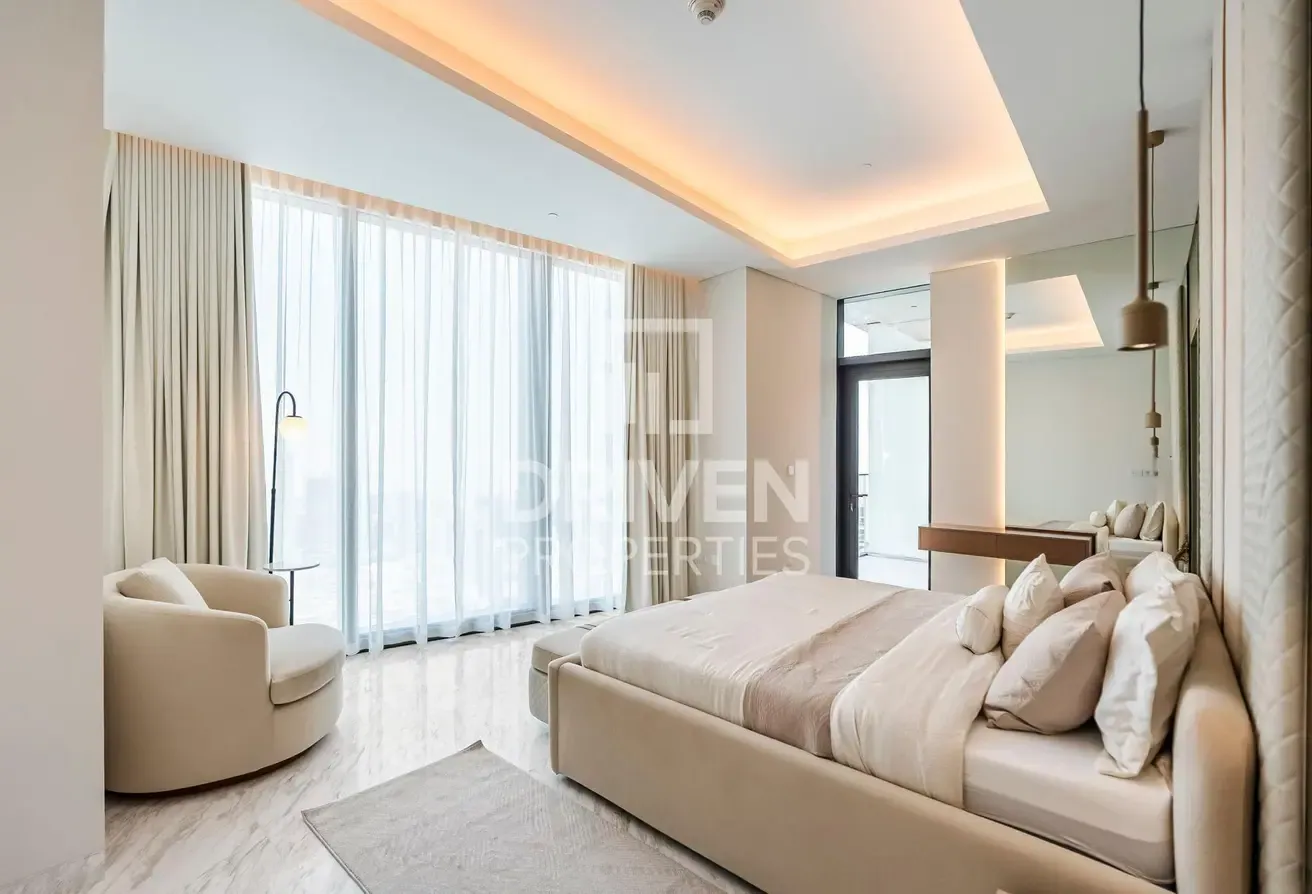Exclusive Listing | 02 Series | Panoramic Views