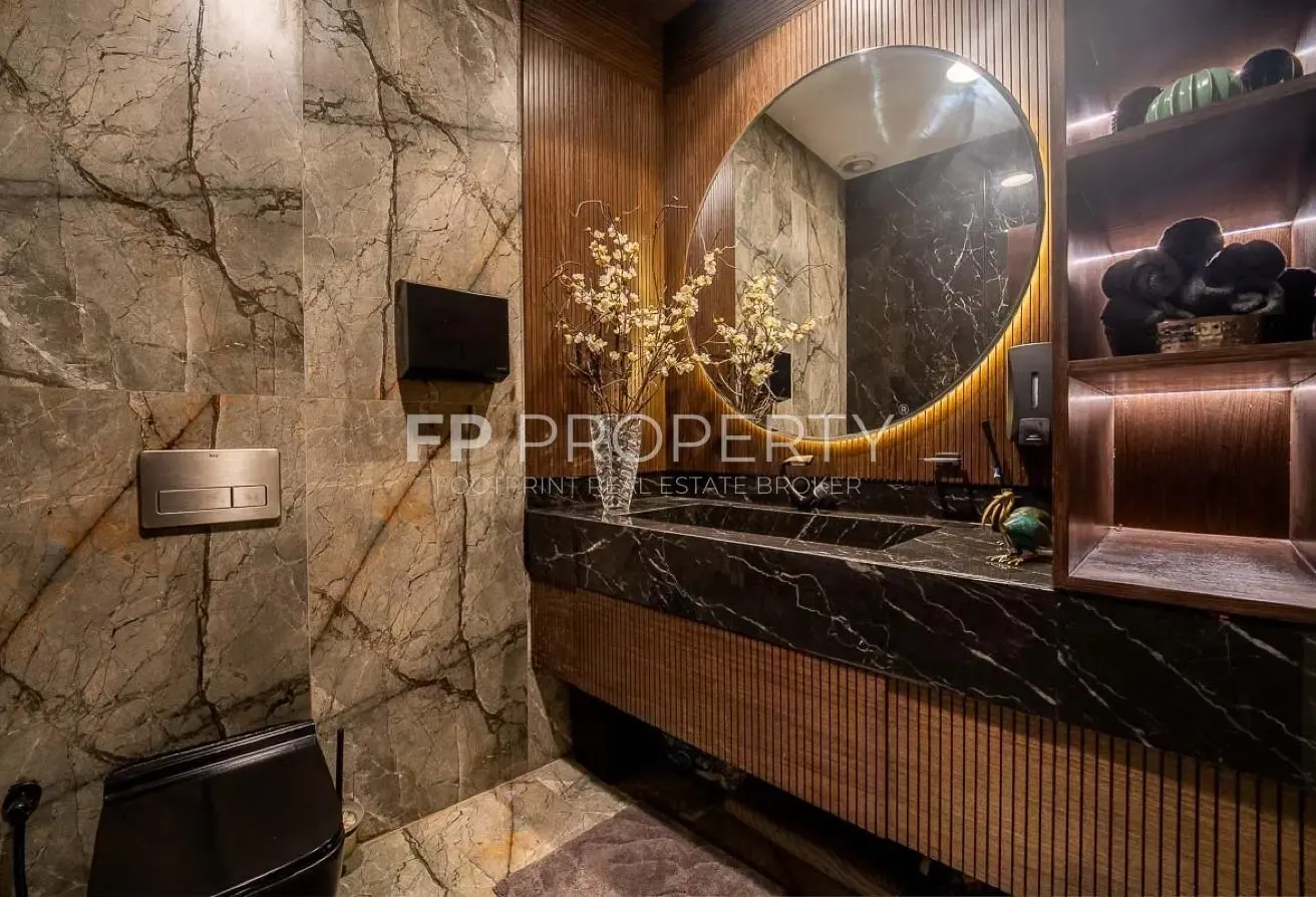 Full Burj Khalifa View | Fully Upgraded | Vacant