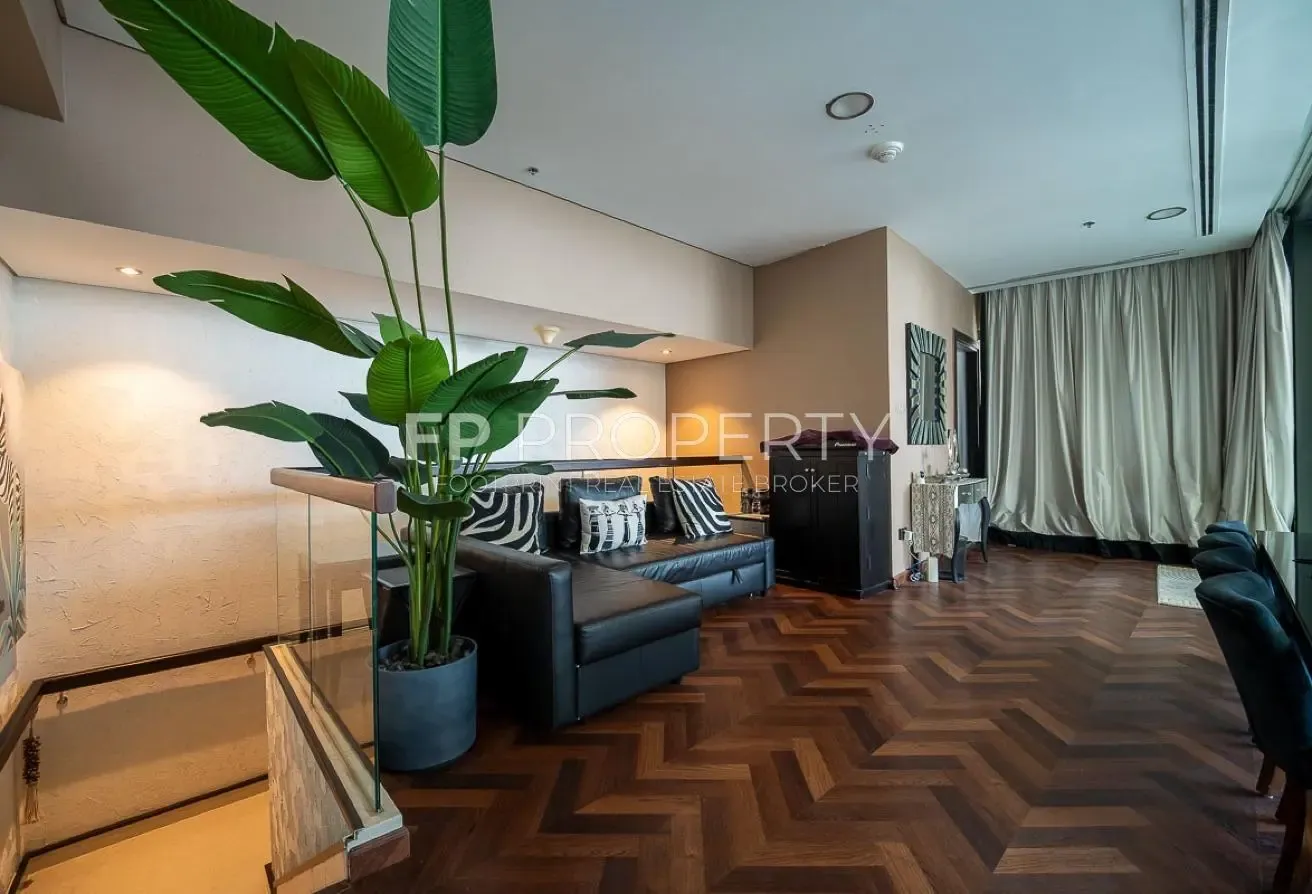 Full Burj Khalifa View | Fully Upgraded | Vacant