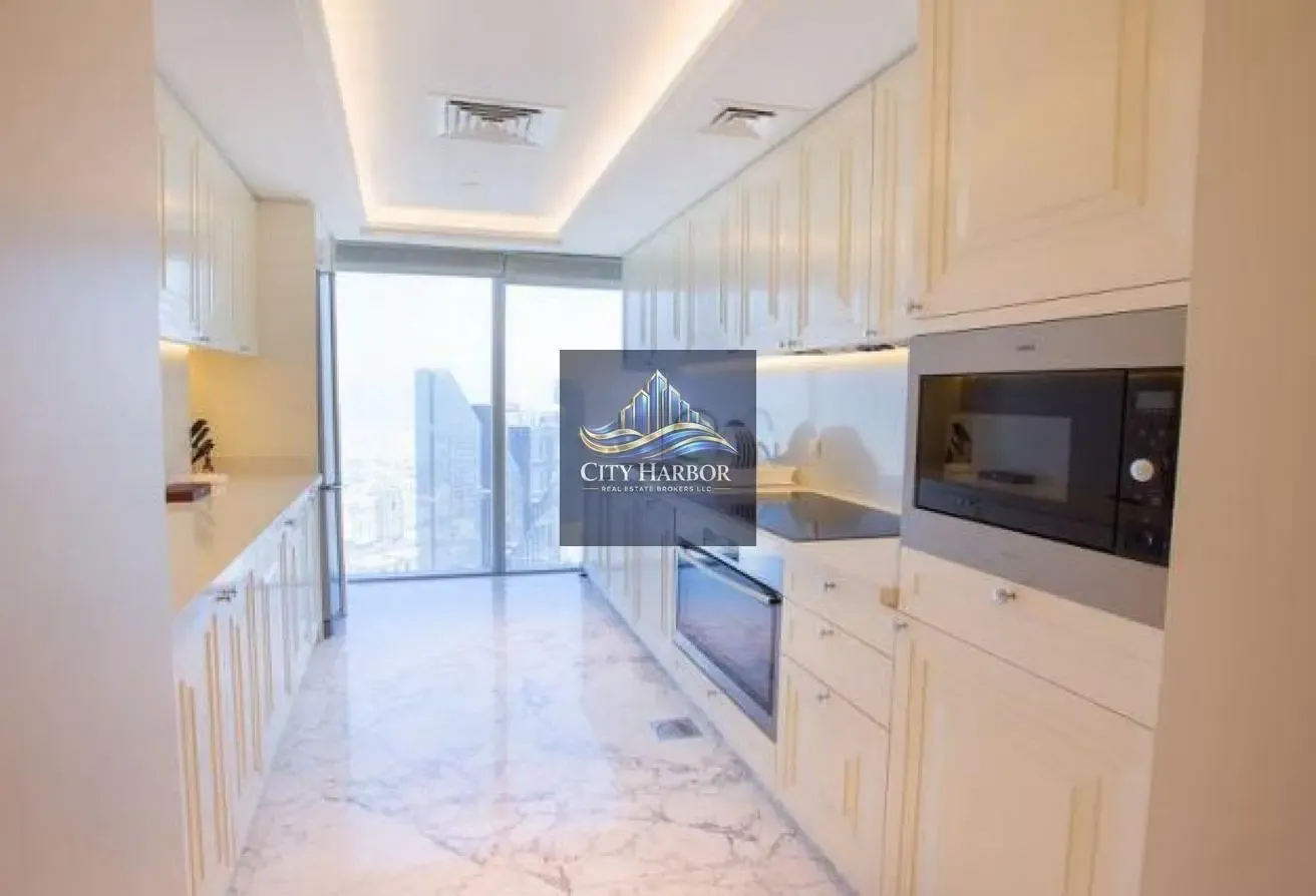 ELEGANT 4 BR PENTHOUSE