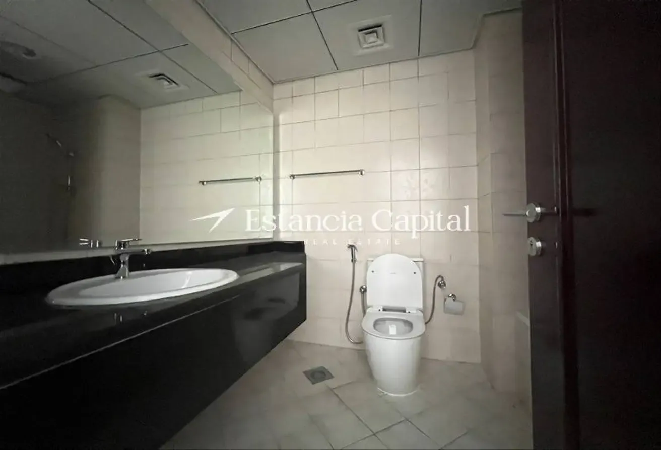 Prime Location | Vacant | Next to metro