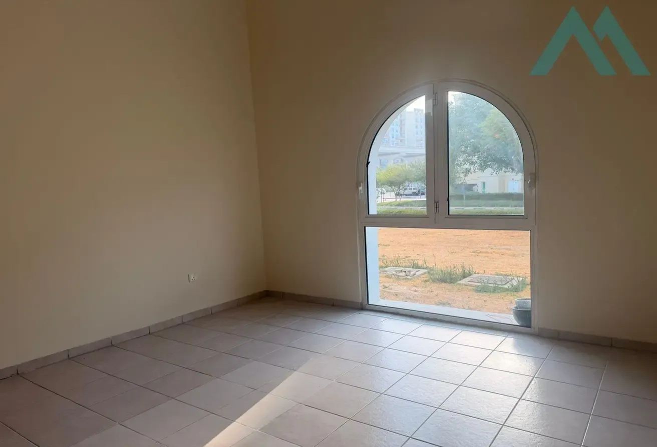 Bright Spacious 1BR | Near Metro | Multiple Units