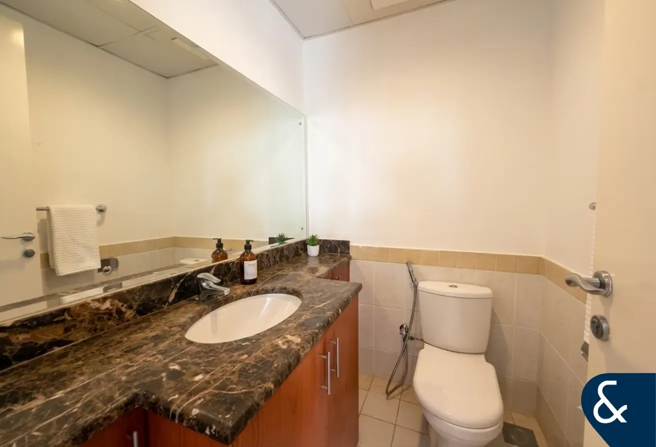 Lake View | Well Maintained | 3 Bedroom