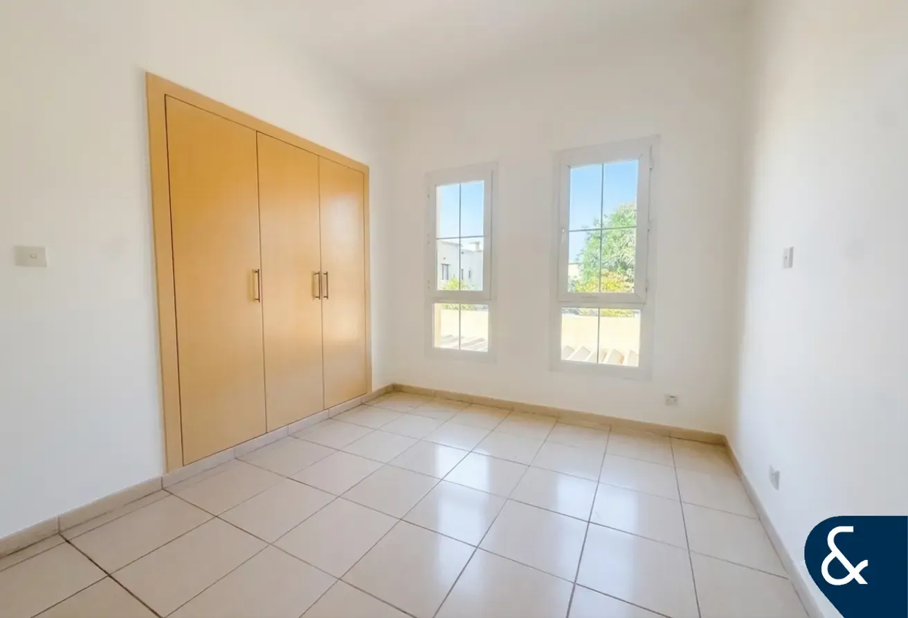 Lake View | Well Maintained | 3 Bedroom