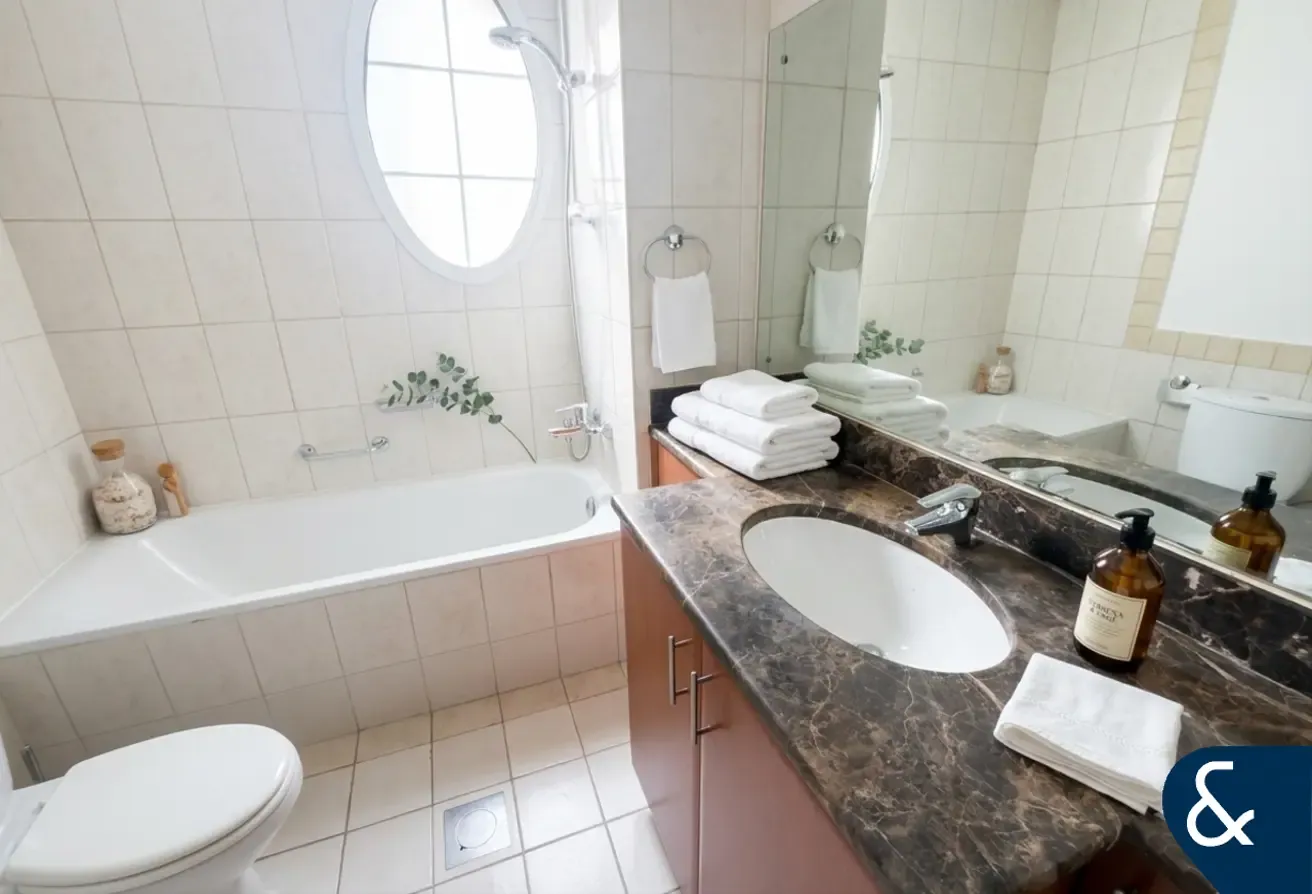 Lake View | Well Maintained | 3 Bedroom