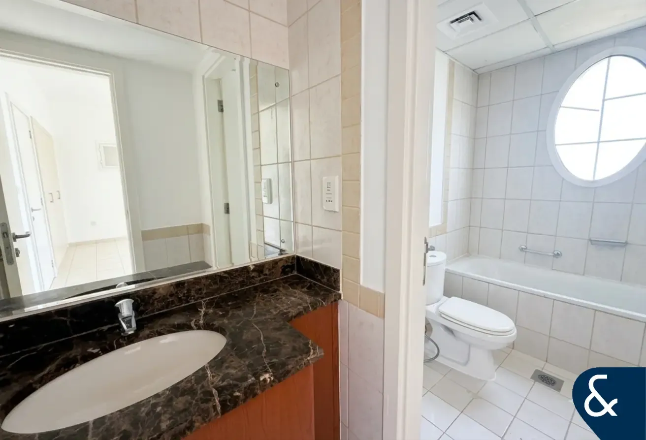 Lake View | Well Maintained | 3 Bedroom
