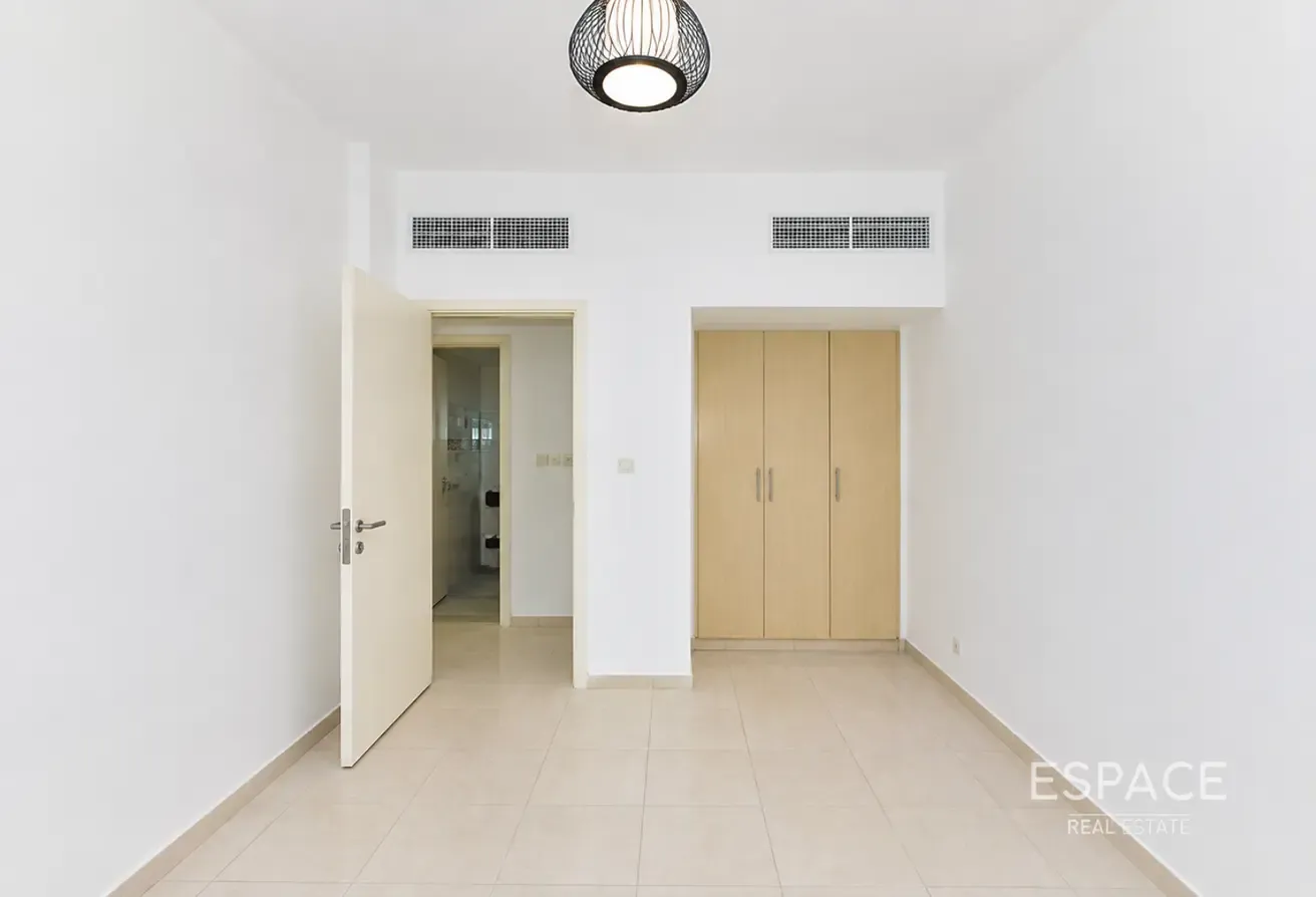 Lake View | Negotiable | Partial Upgrade