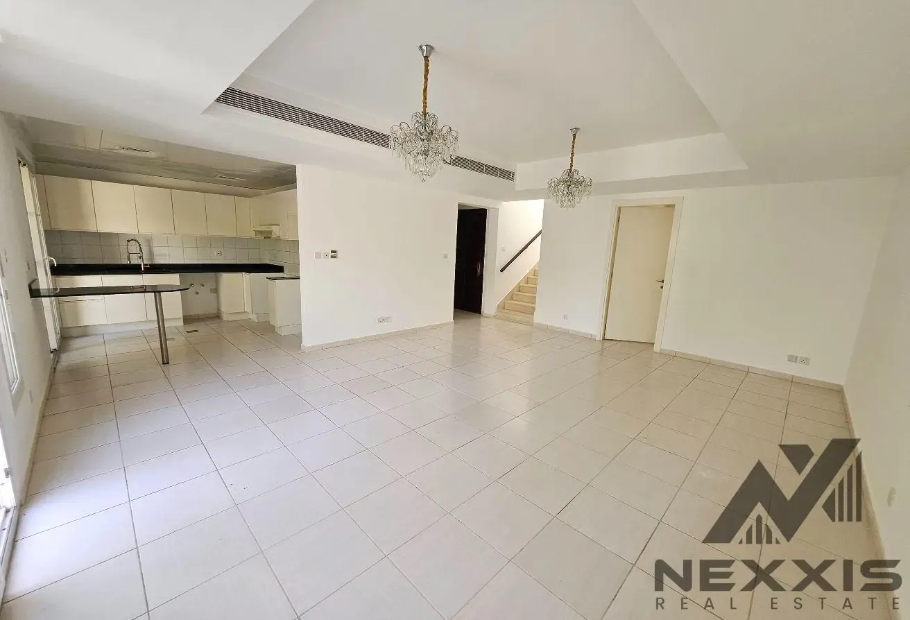 Lake View - Upgraded Kitchen and Bathrooms