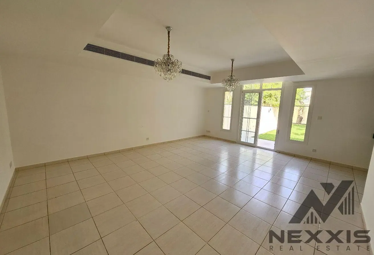 Lake View - Upgraded Kitchen and Bathrooms