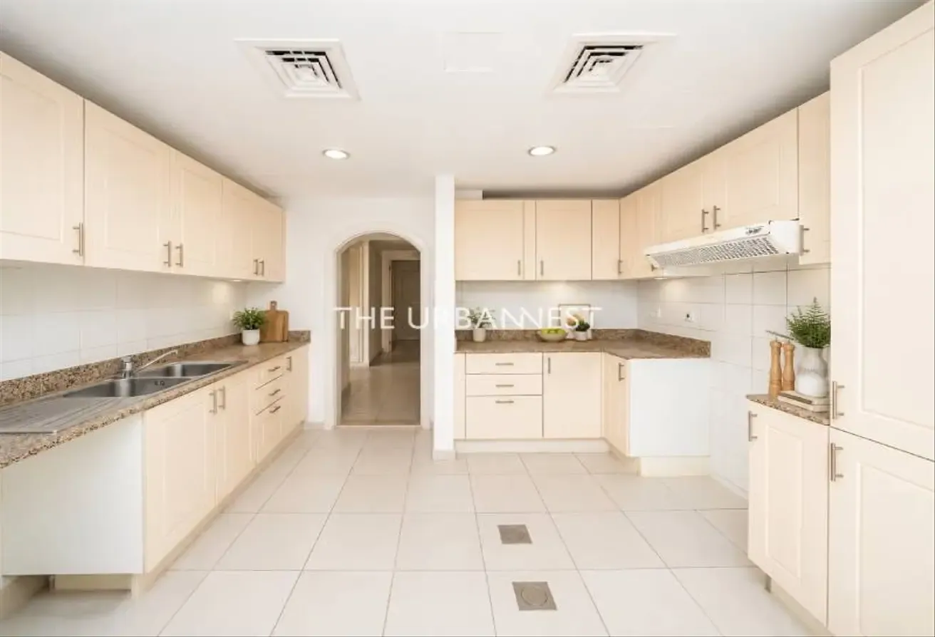 Rare Full Lake View | Vacant | Flexible Cheques
