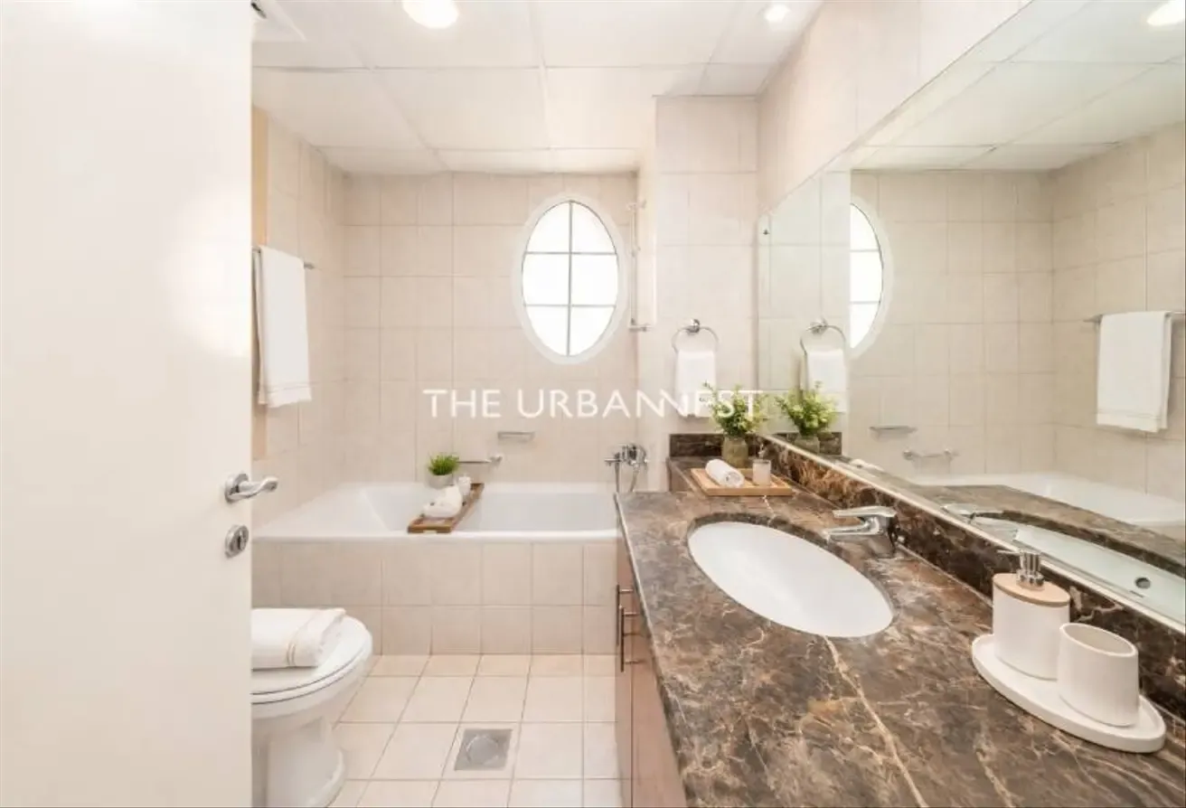 Rare Full Lake View | Vacant | Flexible Cheques