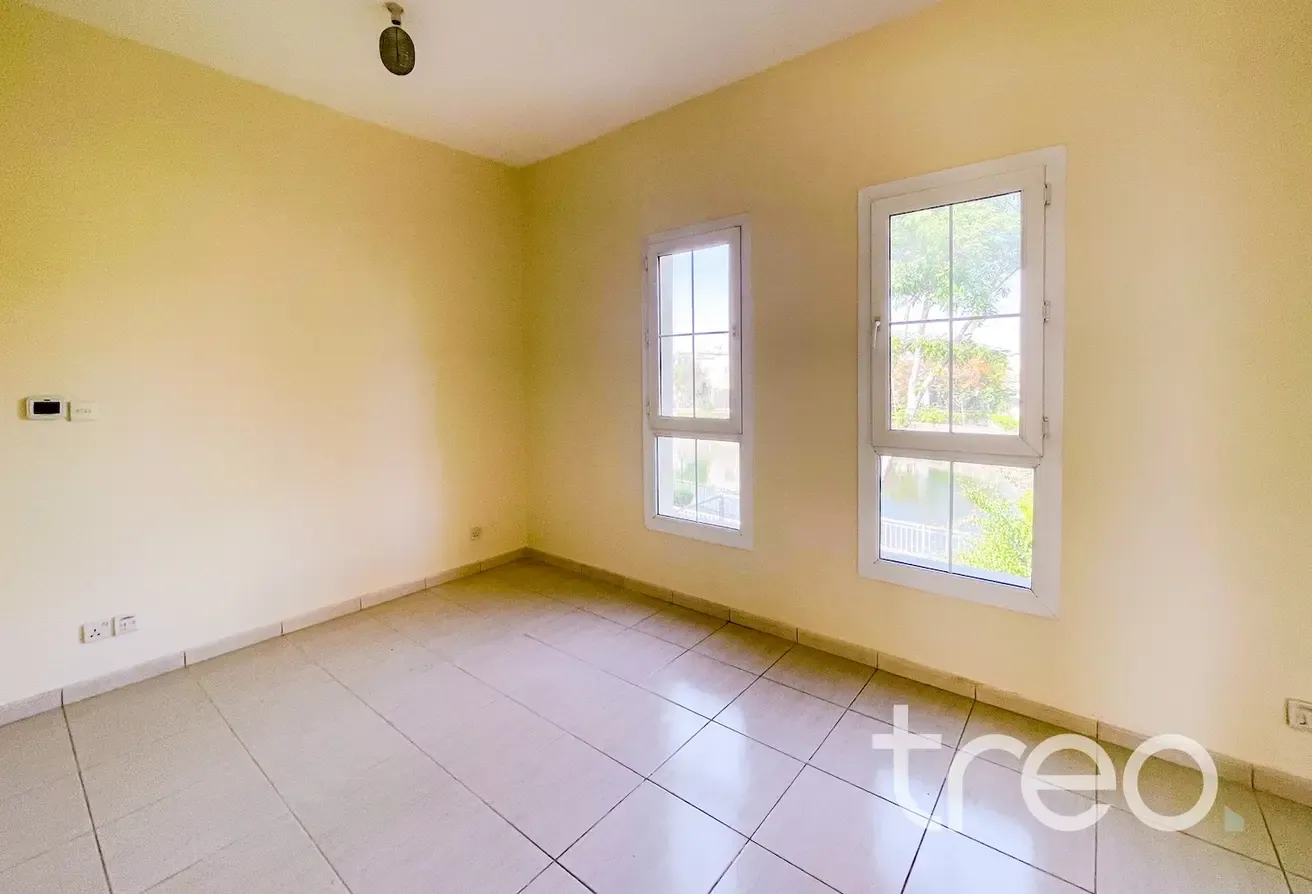 Lake Backing Villa | Type-4M | Vacant Now