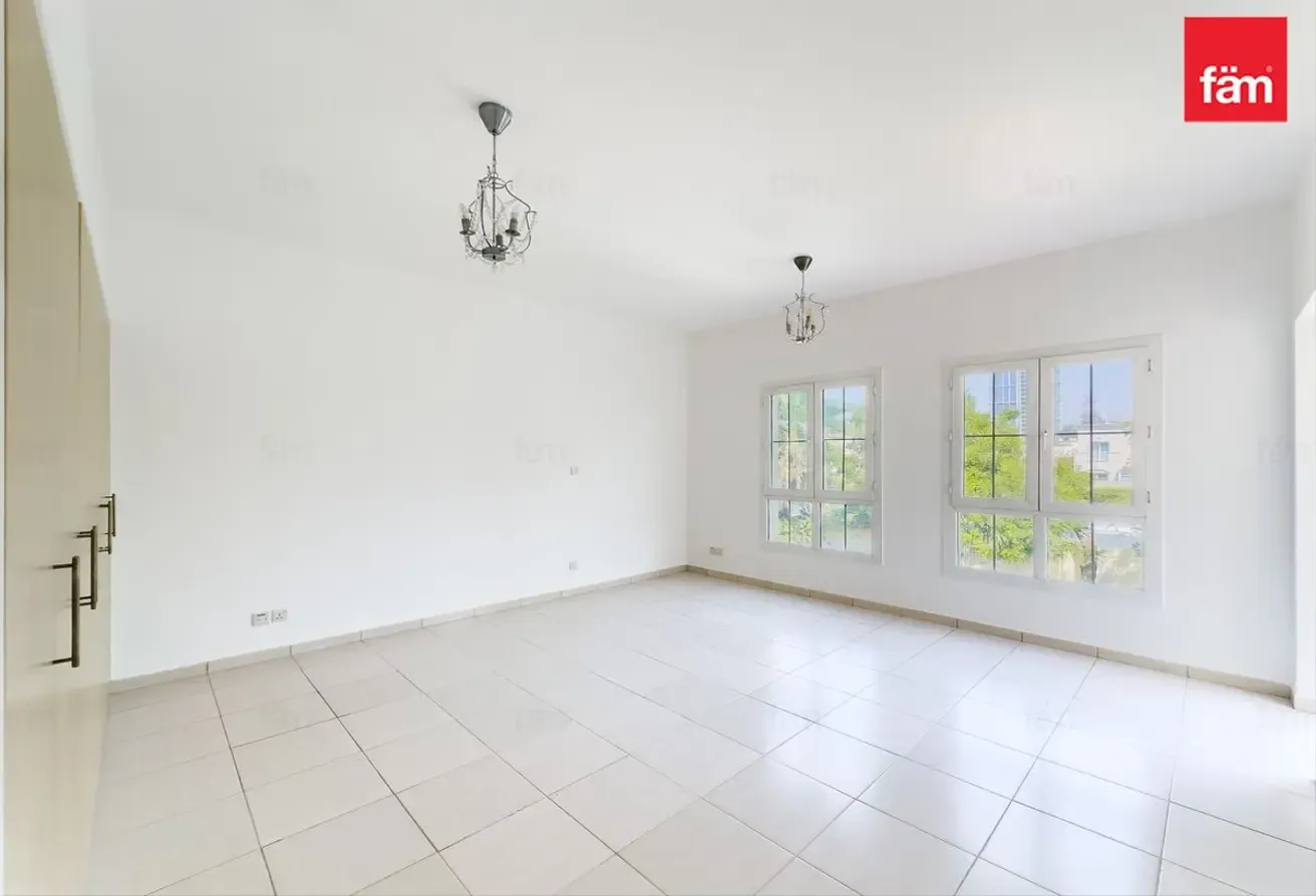 Big Layout | Ready to Move In | Lake View