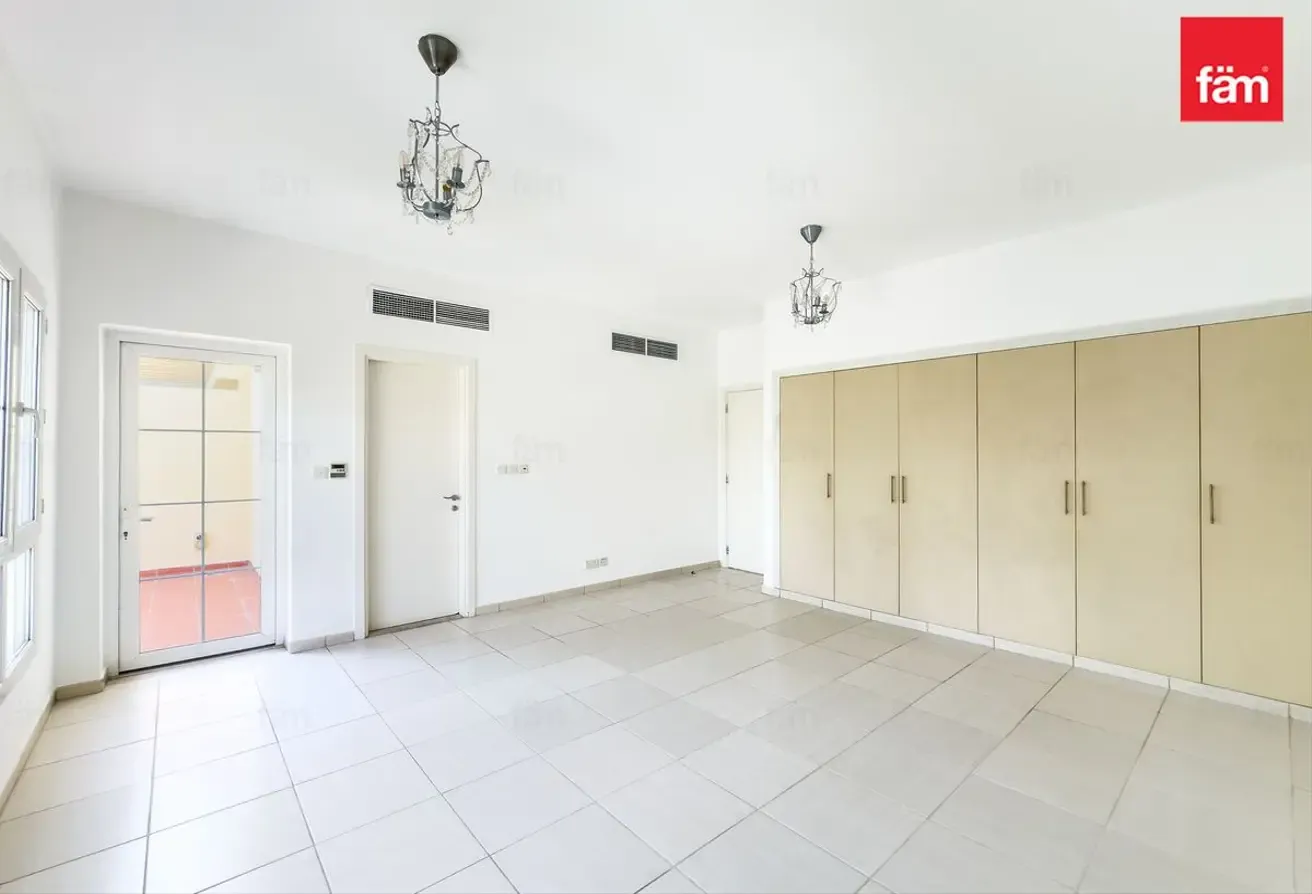 Big Layout | Ready to Move In | Lake View