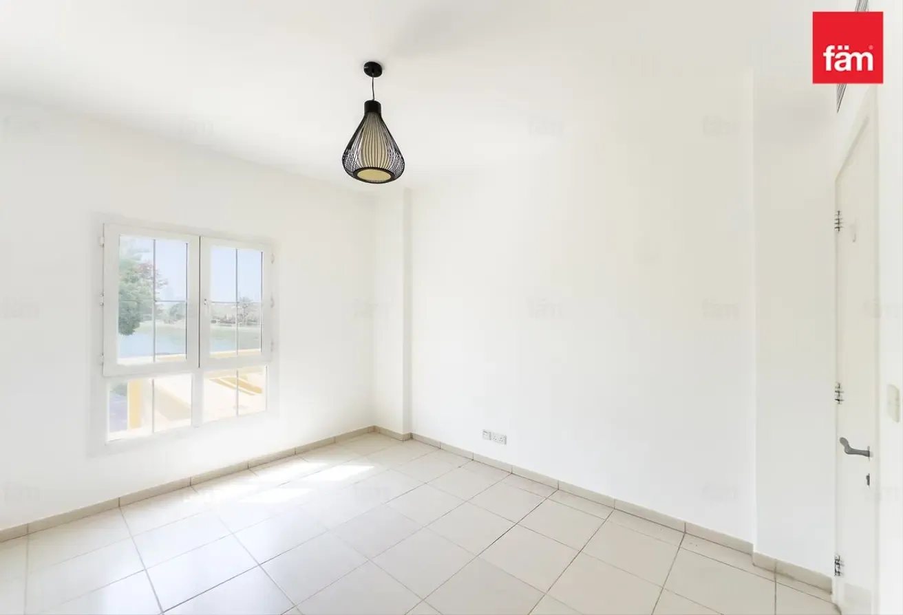 Big Layout | Ready to Move In | Lake View