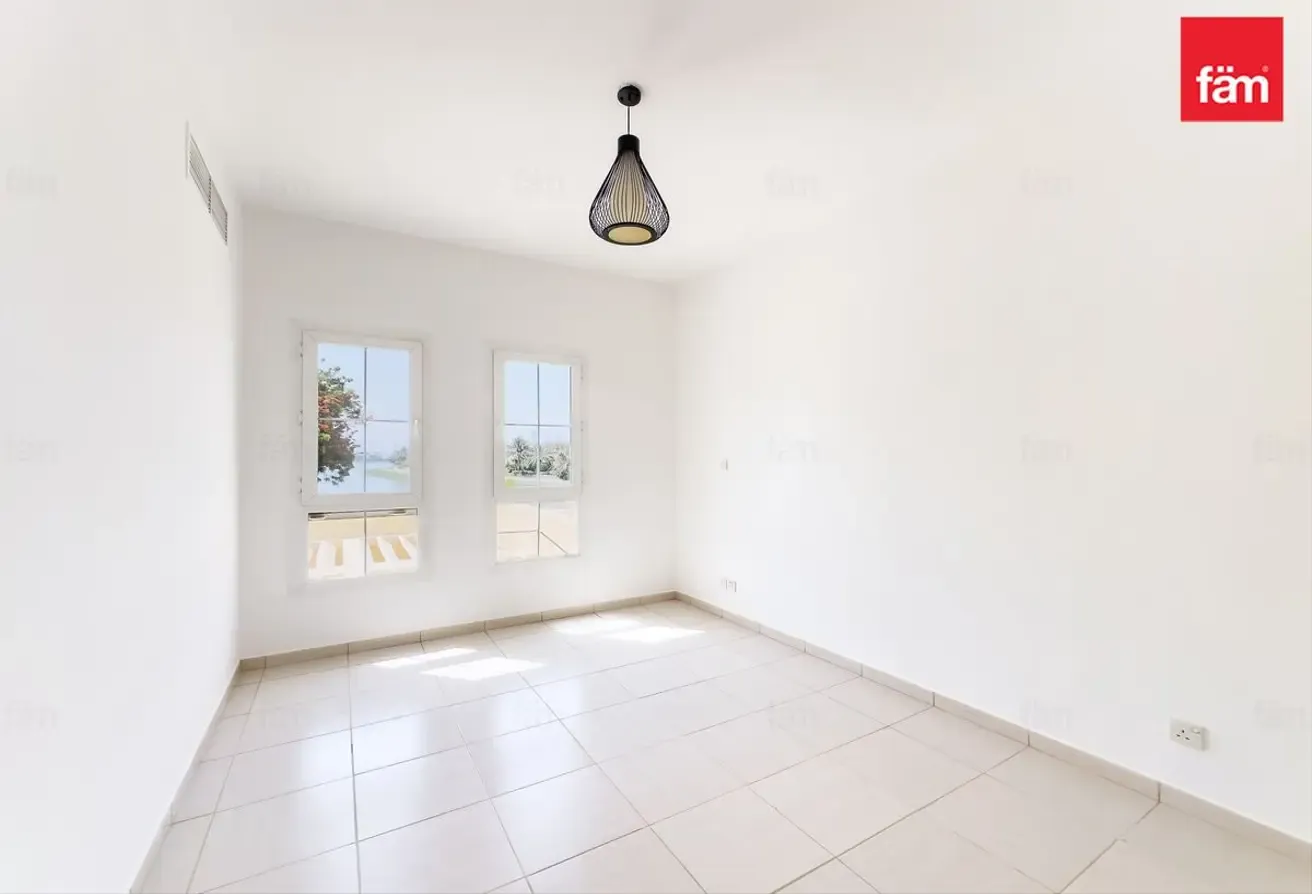 Big Layout | Ready to Move In | Lake View