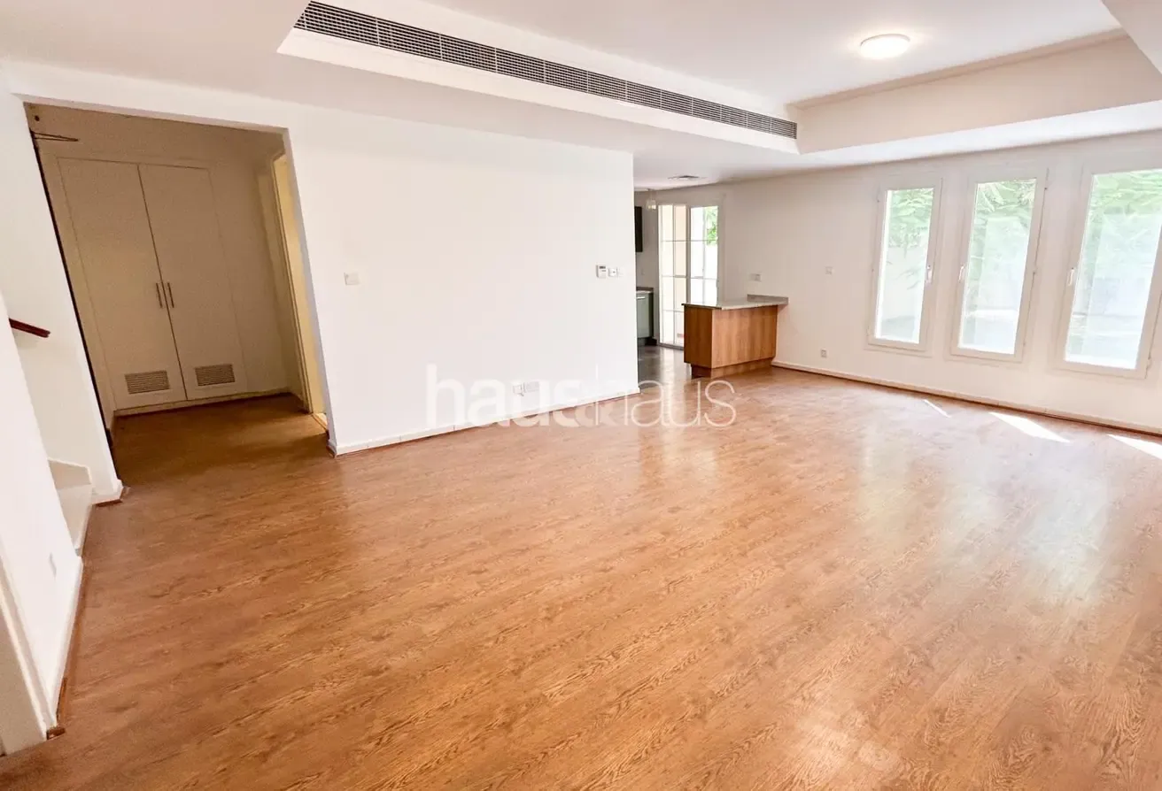 Upgraded | 3M | Vacant | Well Maintained