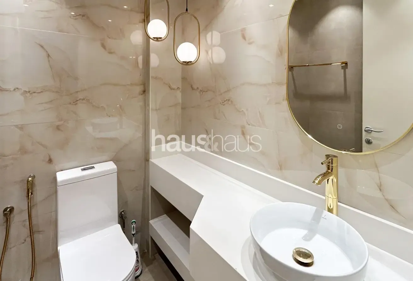 Upgraded | 3M | Vacant | Well Maintained