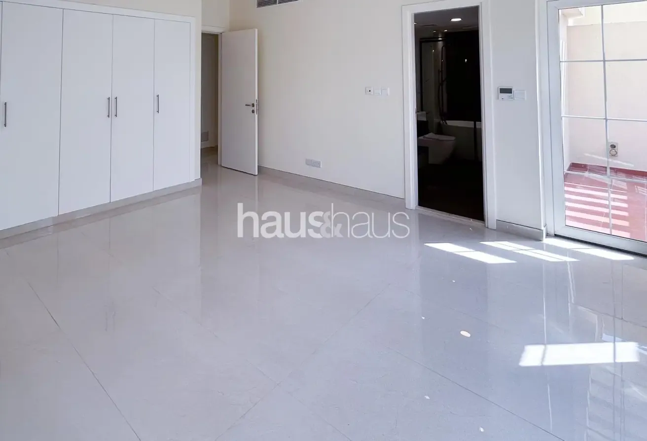 Upgraded | 3M | Vacant | Well Maintained