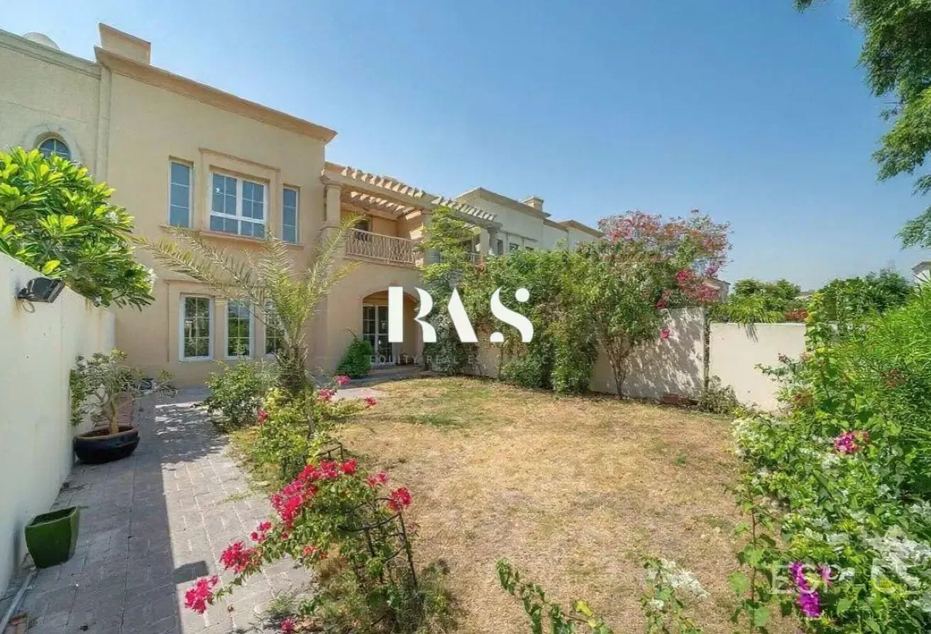 LAKESIDE FAMILY LIVING | PRIVATE GARDEN | SPRINGS6