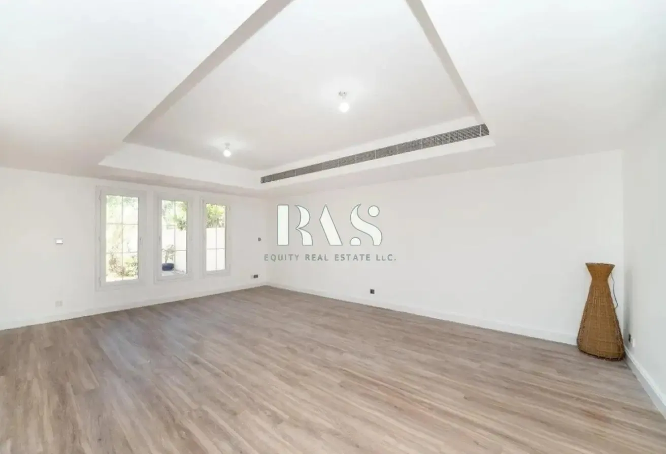 LAKESIDE FAMILY LIVING | PRIVATE GARDEN | SPRINGS6
