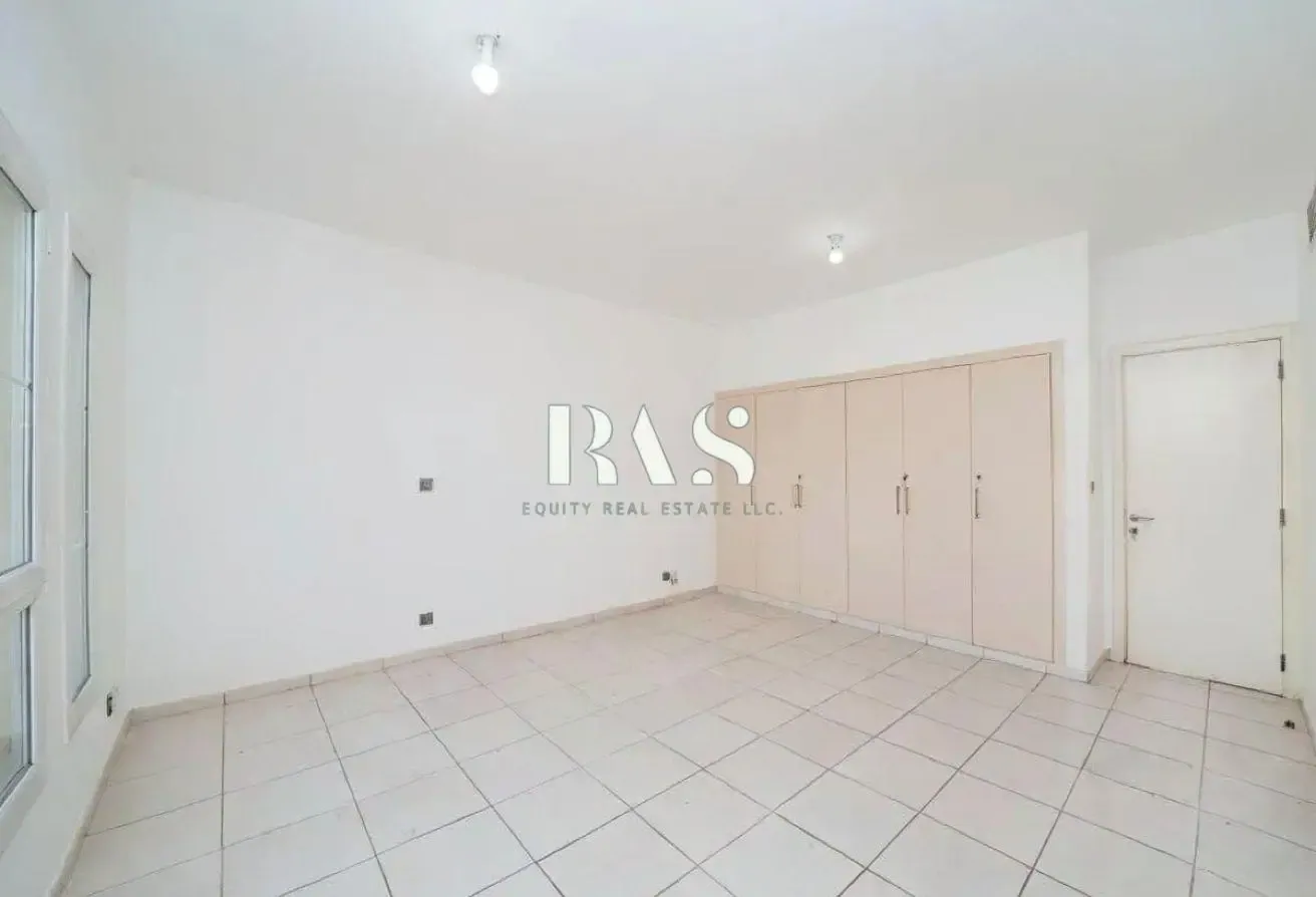 LAKESIDE FAMILY LIVING | PRIVATE GARDEN | SPRINGS6