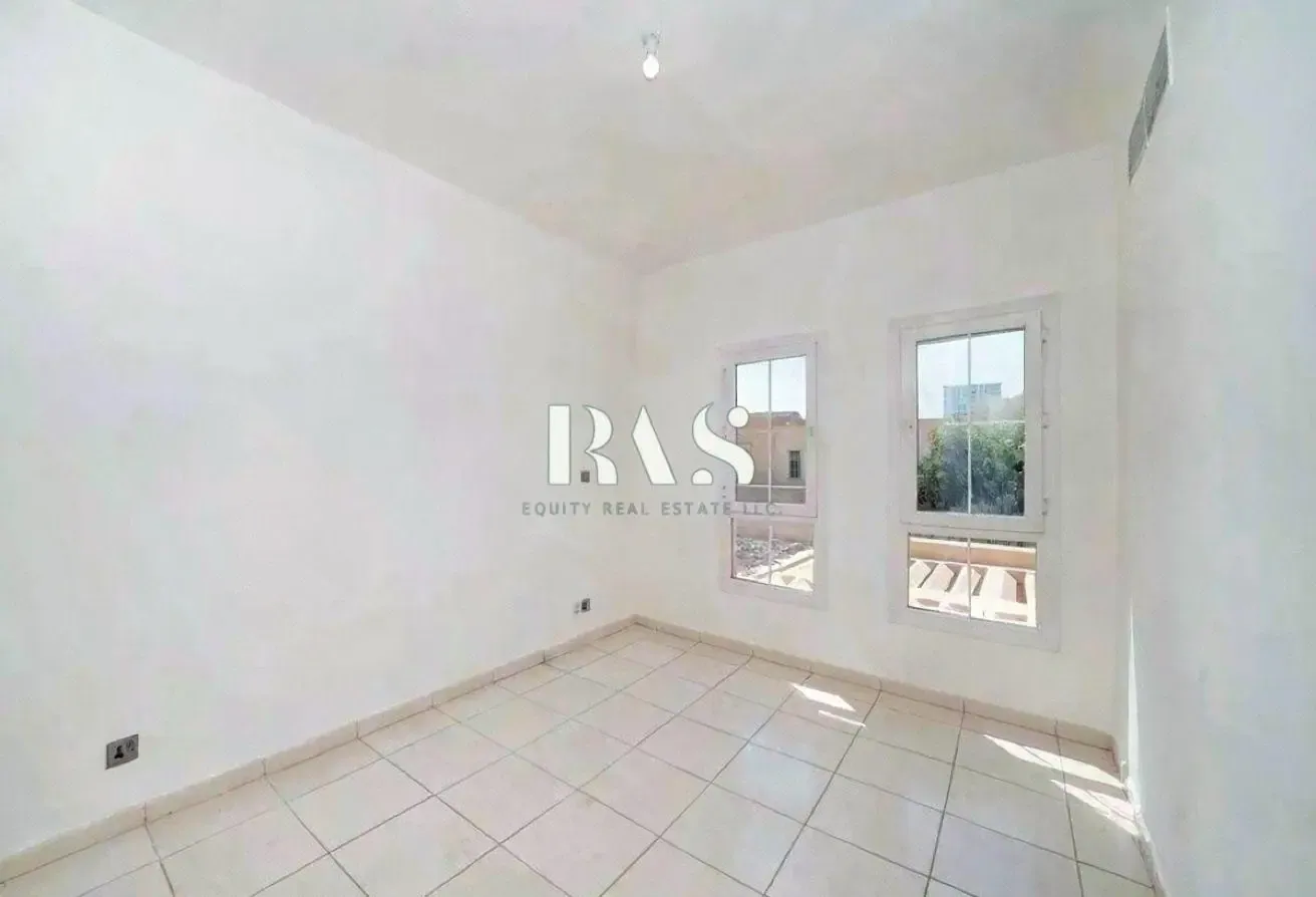 LAKESIDE FAMILY LIVING | PRIVATE GARDEN | SPRINGS6