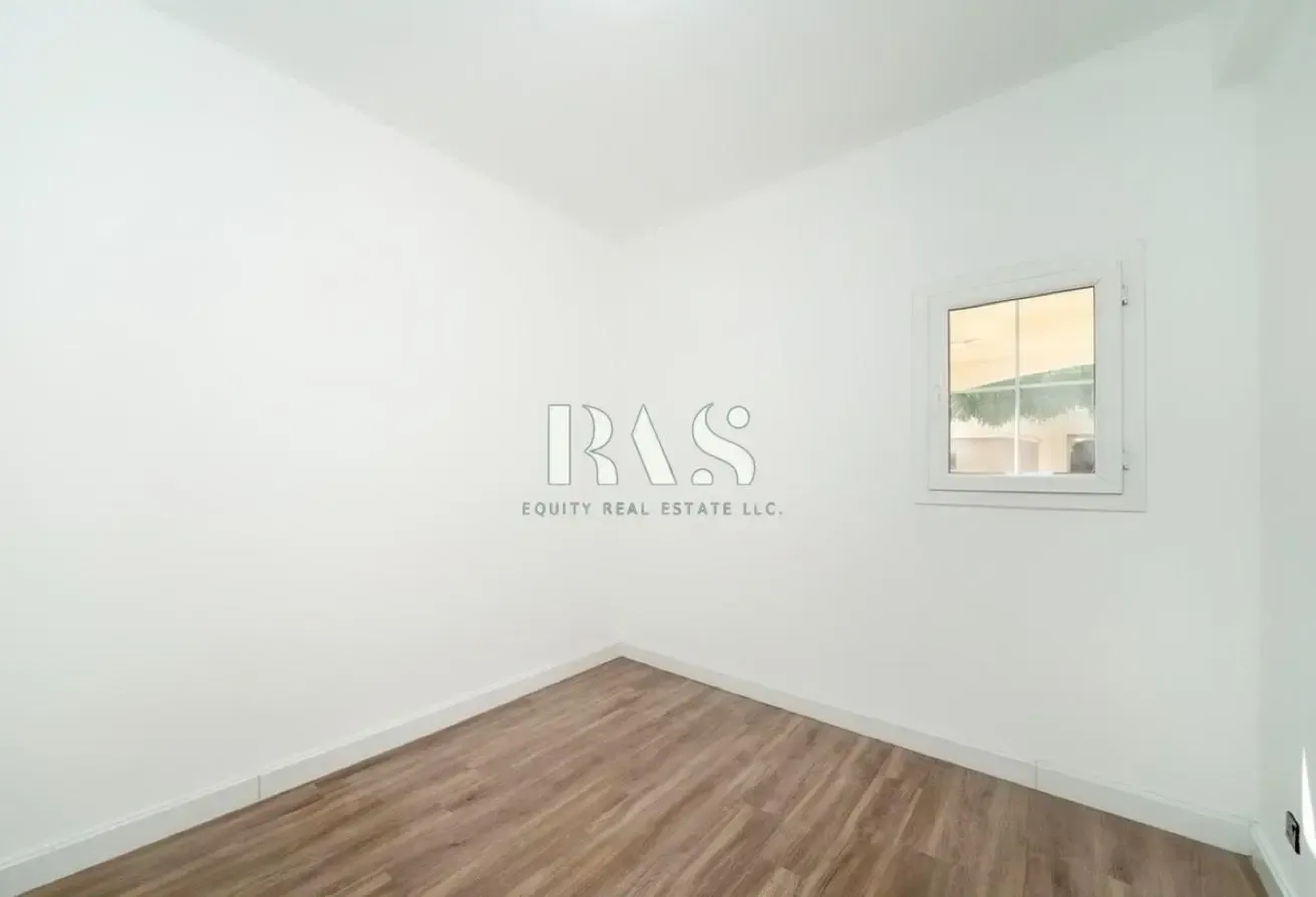 LAKESIDE FAMILY LIVING | PRIVATE GARDEN | SPRINGS6