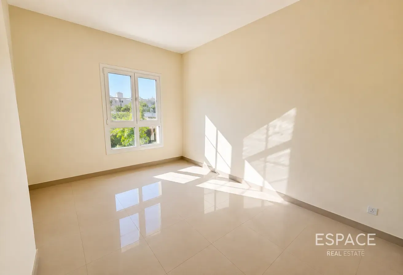 Lake View | Type 3M | Vacant | Upgraded